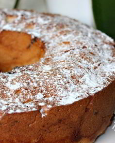 Сдобный венок с маком и сливовым джемом