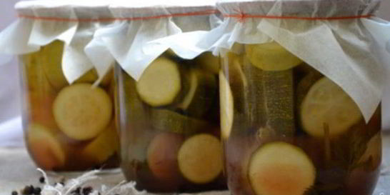 Кабачки с кетчупом Чили на зиму