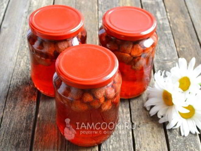 Рецепт компота из клубники на зиму без стерилизации