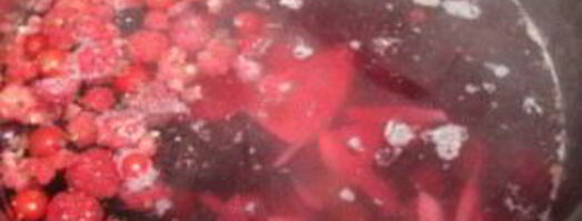 компот из смородины и малины. Шаг 2