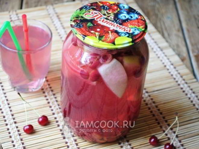 Рецепт компота из яблок и вишни