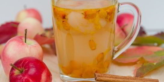 Компот с фейхоа и яблоками