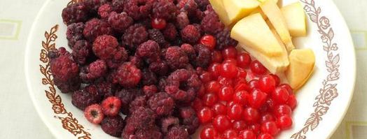 компот с яблоками, малиной, калиной и айвой. Шаг 2