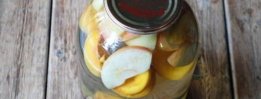 компот с яблоками, сливами и персиками на зиму. Шаг 12