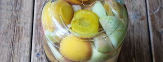 компот с яблоками, сливами и персиками на зиму. Шаг 13