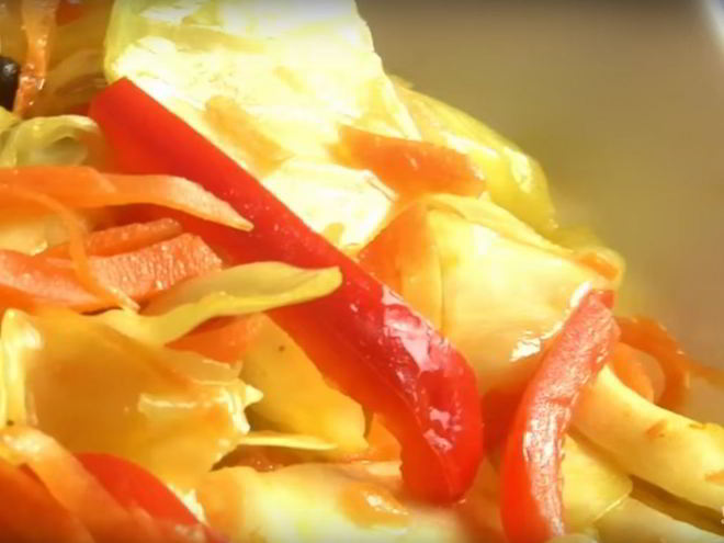 Рецепт капусты, маринованной с перцем и куркумой