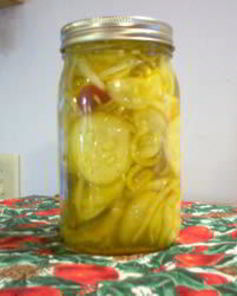 Кисло-сладкие маринованные огурцы в микроволновке