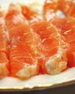 Красная рыба, маринованная с коньяком