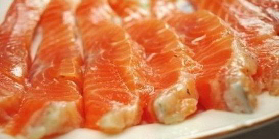 Красная рыба, маринованная с коньяком