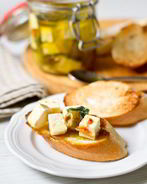 Маринованная фета с оливками