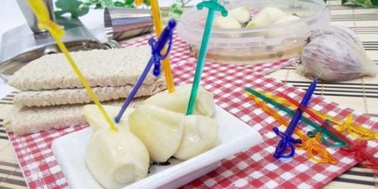 Маринованный чеснок