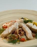 Маринованный морской окунь с сельдереем и виноградом