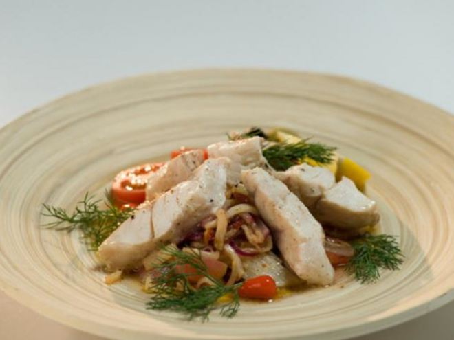 Рецепт маринованного морского окуня с сельдереем и виноградом