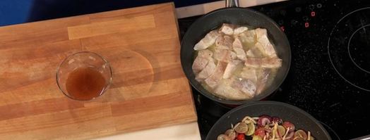 маринованный морской окунь с сельдереем и виноградом. Шаг 3