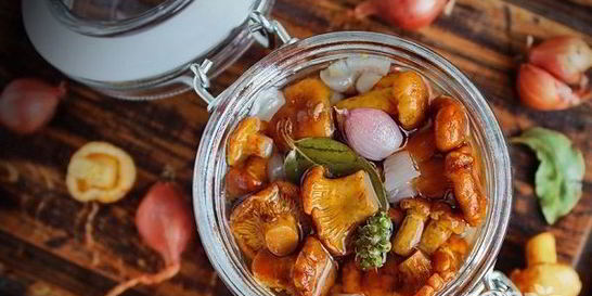 Маринованные лисички