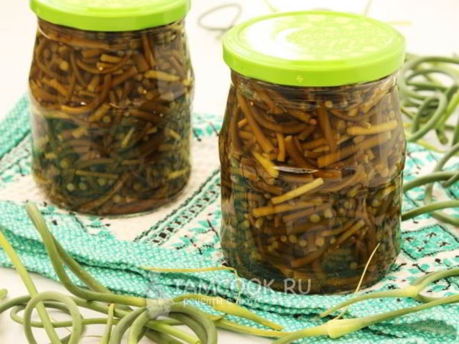 Рецепт маринованных стрелок чеснока на зиму без стерилизации