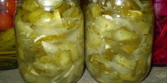 Огурчики с луком на зиму