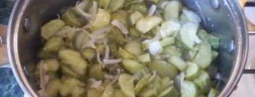 огурчики с луком на зиму. Шаг 5