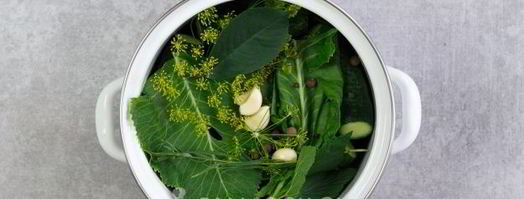 малосольные огурцы в кастрюле. Шаг 10