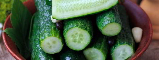 малосольные огурцы в кастрюле. Шаг 13