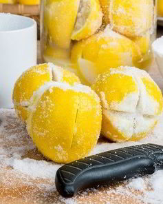 Соленые лимоны