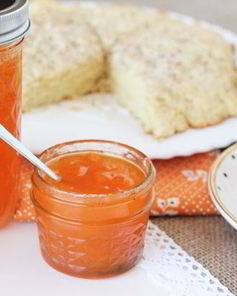 Варенье из абрикосов с миндальным экстрактом