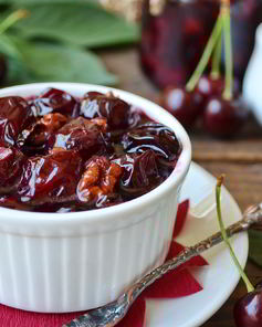 Варенье из черешни с грецкими орехами
