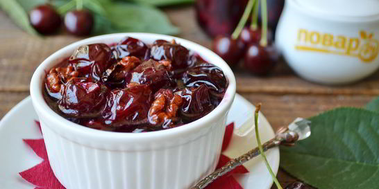 Варенье из черешни с грецкими орехами