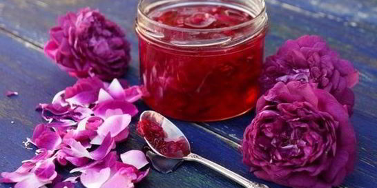 Варенье с лимоном из лепестков розы