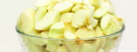 яблочный сок через соковыжималку. Шаг 3