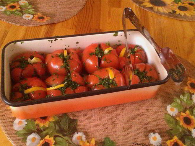Рецепт ароматных помидоров с зеленью