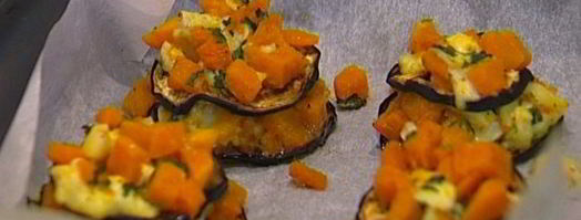 башенки из баклажанов с тыквой, гранатом и мятой. Шаг 10