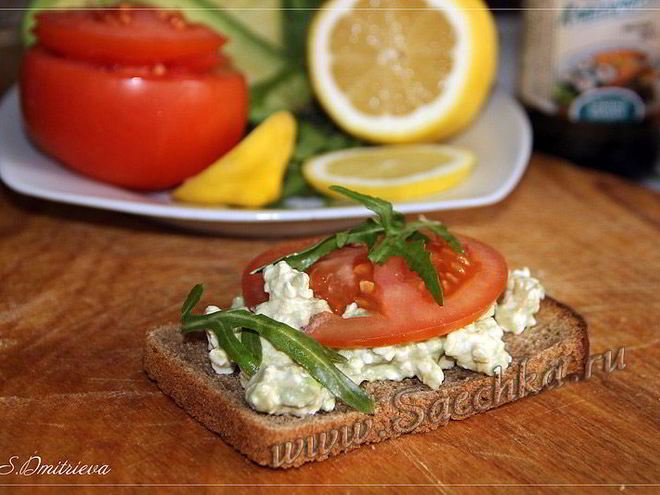 Рецепт бутерброда с авокадо и творогом