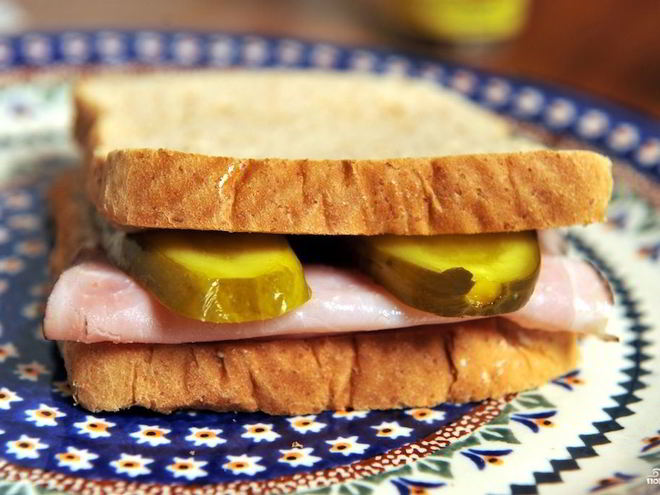 Рецепт бутерброда с солеными огурцами