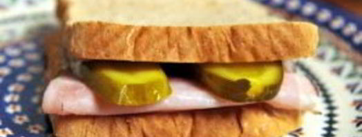 бутерброд с солеными огурцами. Шаг 4