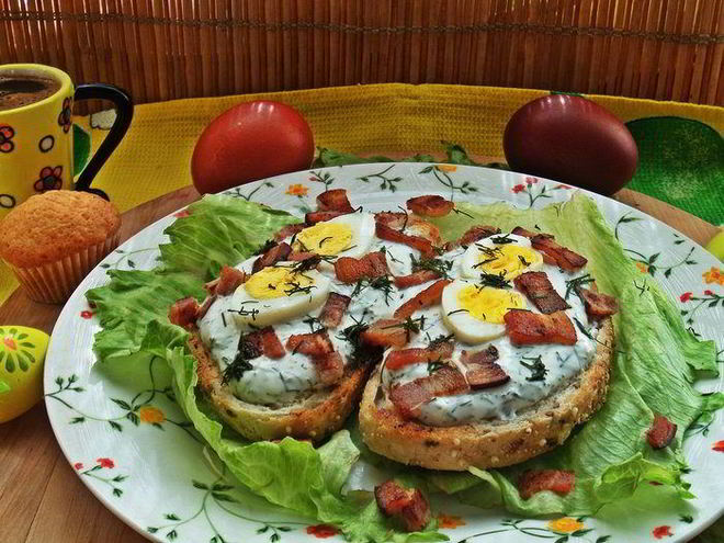 Рецепт бутерброда с яйцом и беконом