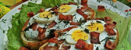 бутерброд с яйцом и беконом. Шаг 13