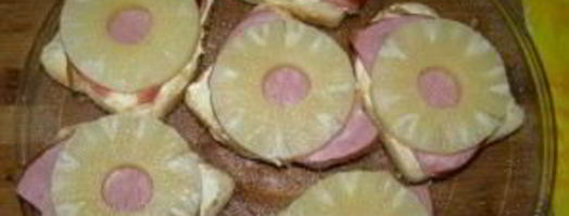 бутерброды с ананасами и ветчиной. Шаг 3