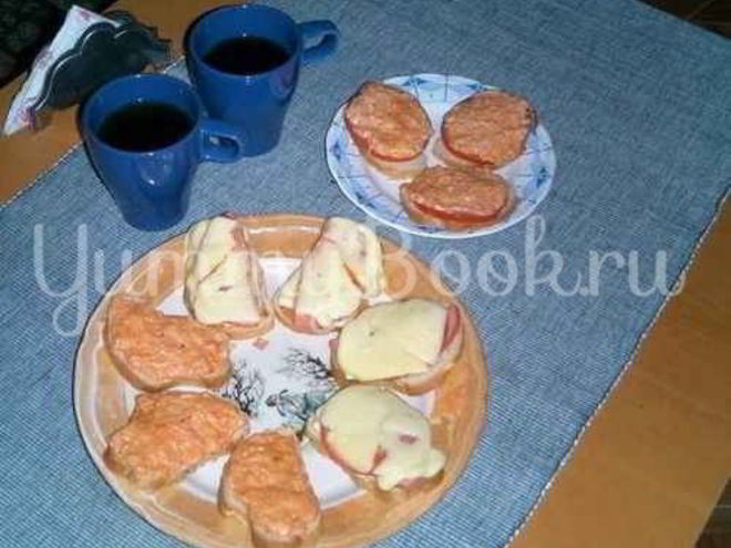 Рецепт бутербродов с колбасой, сыром и помидорами