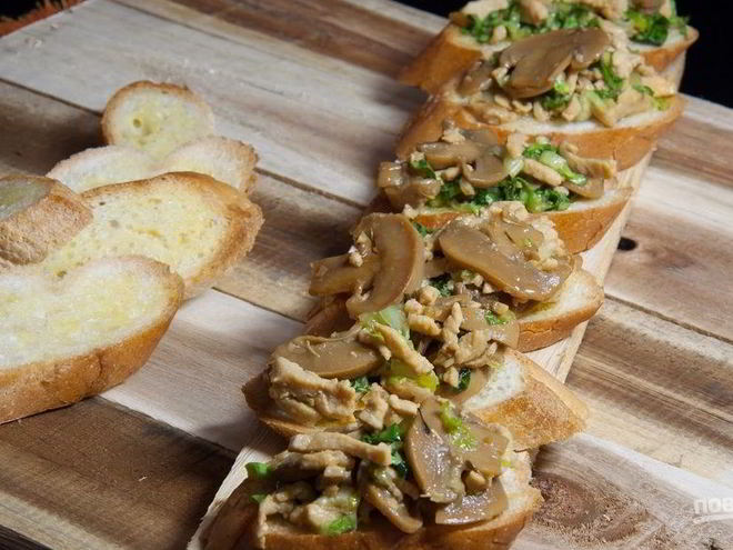 Рецепт бутербродов с курицей и шампиньонами