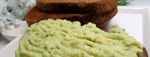 бутерброды с лососем, свеклой и авокадо. Шаг 6