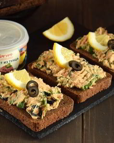 Бутерброды с паштетом из тунца