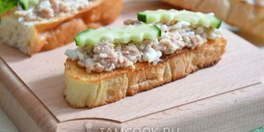 Бутерброды с печенью трески и яйцом