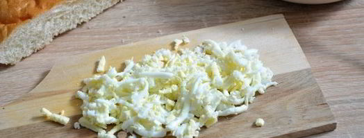 бутерброды с печенью трески и яйцом. Шаг 3