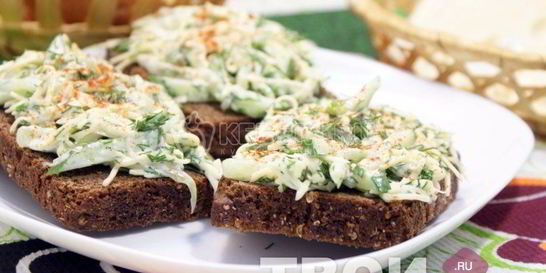 Бутерброды с салатом