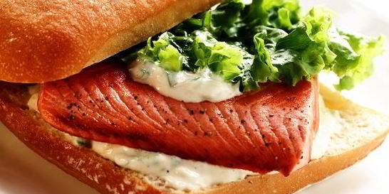 Бутерброды с сыром и вареной семгой