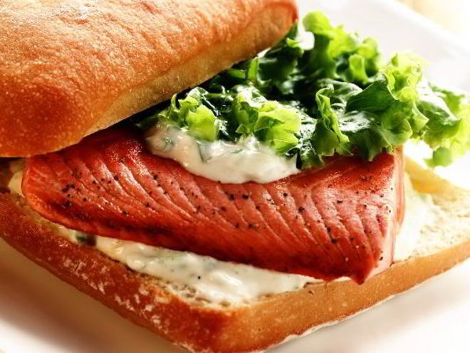 Рецепт бутербродов с сыром и вареной семгой
