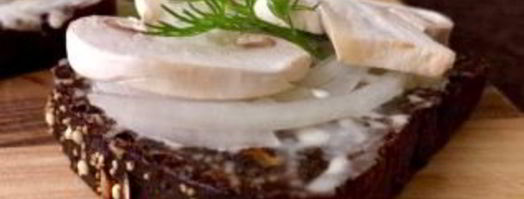 бутерброды с сырыми шампиньонами. Шаг 3