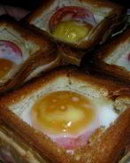 Бутерброды с яйцом и колбасой