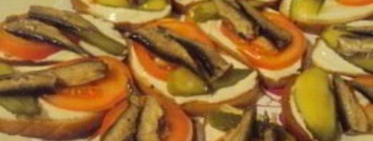 бутерброды со шпротами и помидорами. Шаг 5